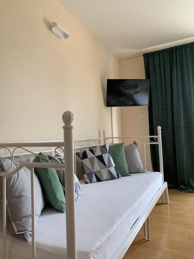 Apartments Villa Ohana Каштела Экстерьер фото