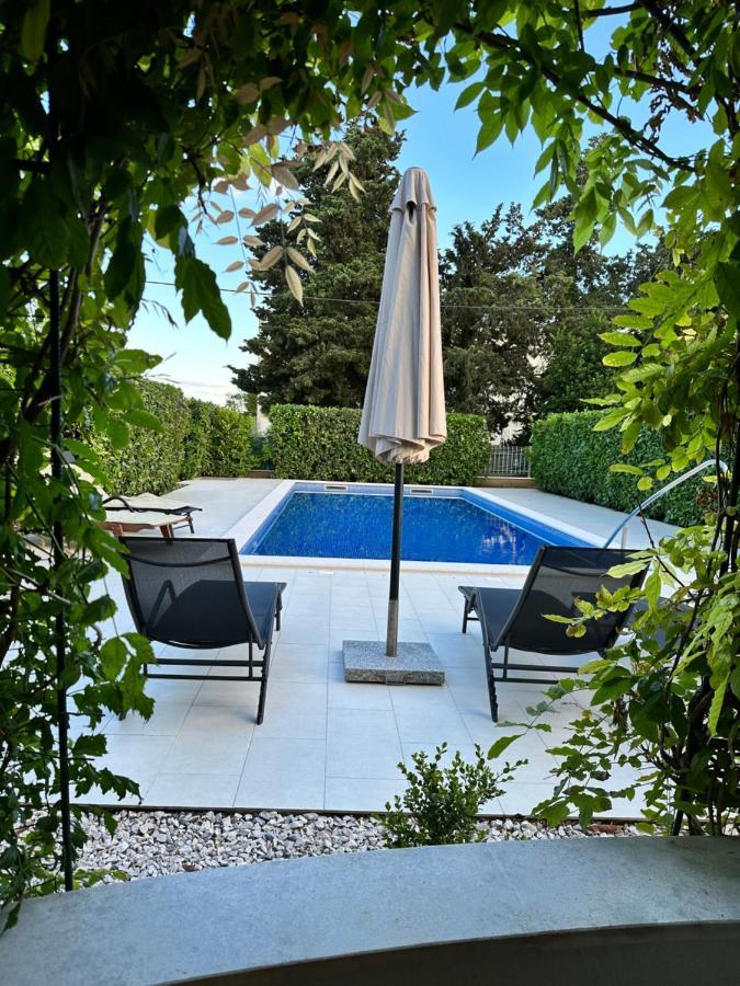 Apartments Villa Ohana Каштела Экстерьер фото