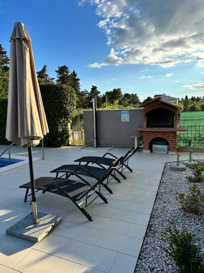 Apartments Villa Ohana Каштела Экстерьер фото