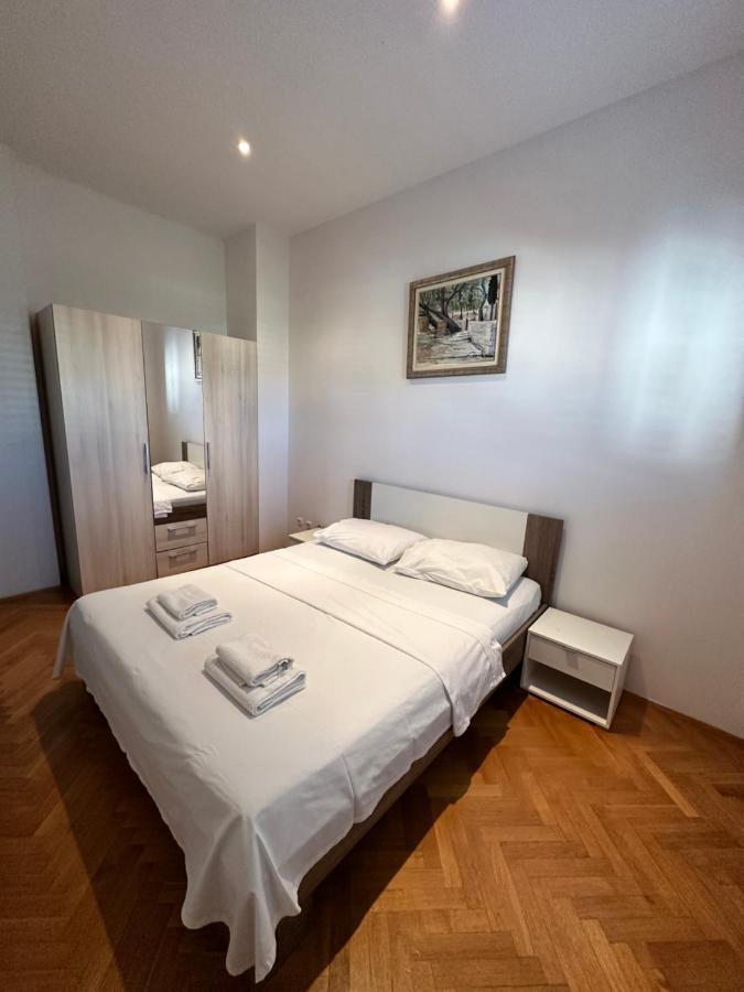 Apartments Villa Ohana Каштела Экстерьер фото