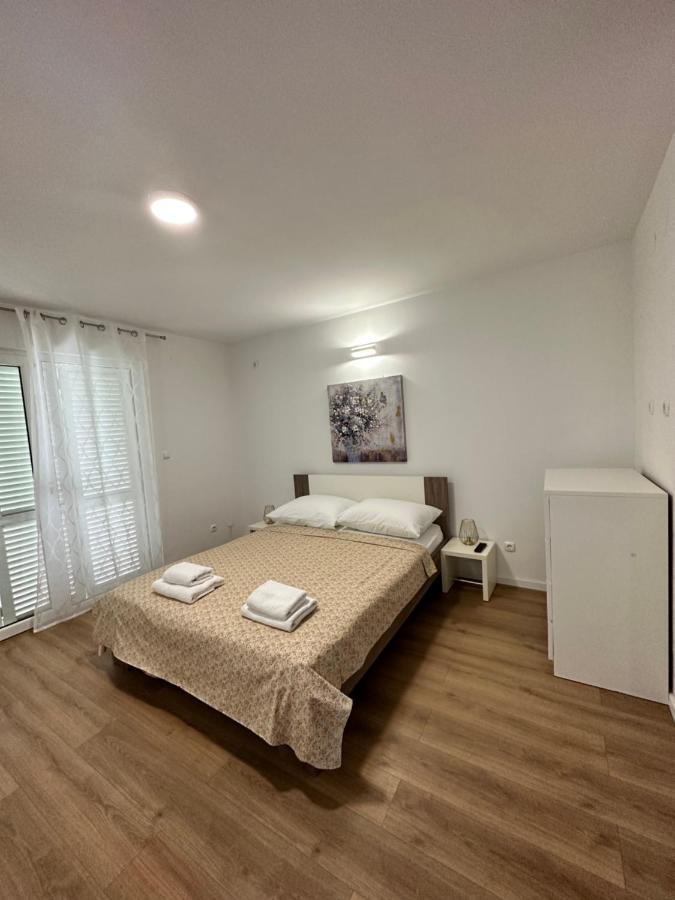 Apartments Villa Ohana Каштела Экстерьер фото